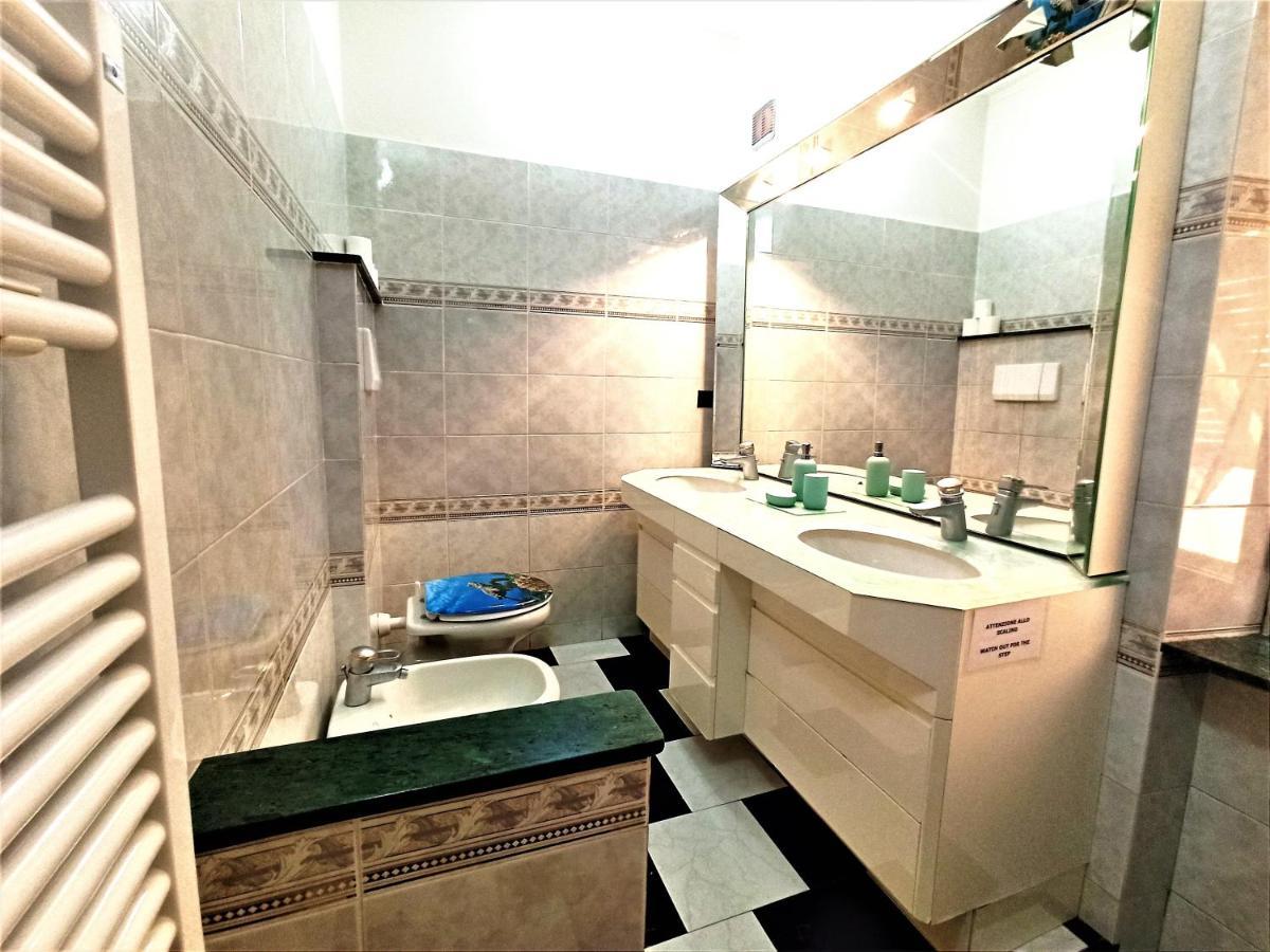 Casa Vacanza Laura Genoa Luaran gambar